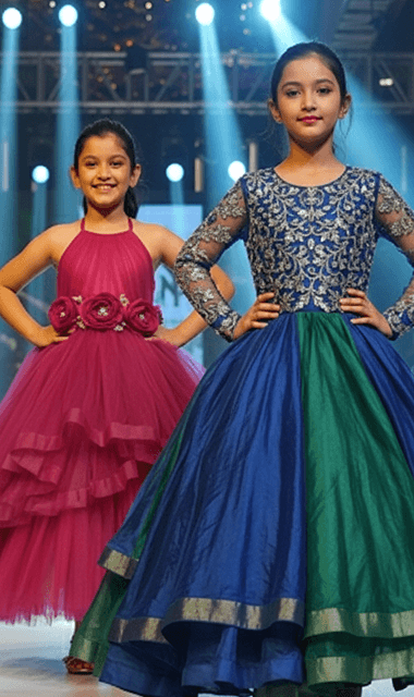 RUNWAY <br/>SHOWCASE